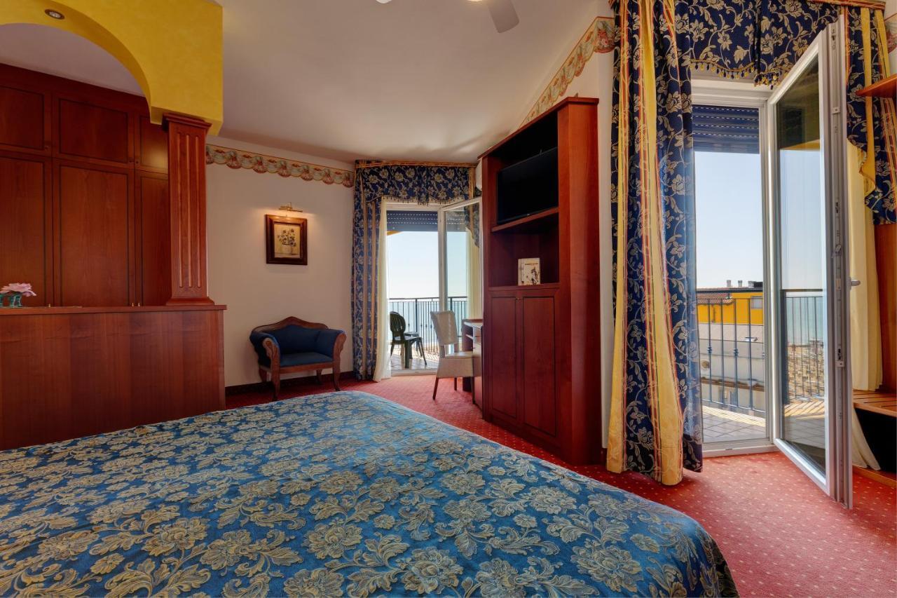 Hotel Napoleon Lido di Jesolo Esterno foto