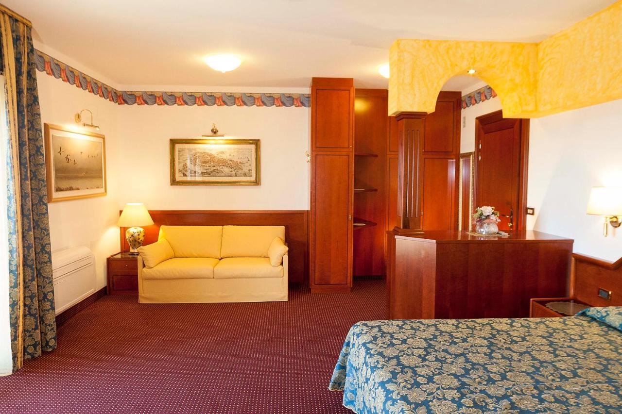 Hotel Napoleon Lido di Jesolo Esterno foto
